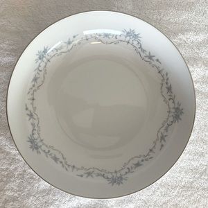 Mikasa Chadsworth White Bone China 9" Round Vegetable Bowl